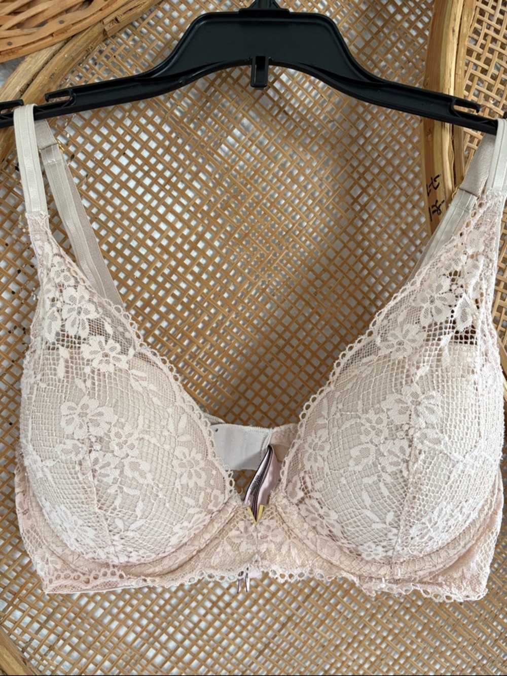 Victorias Secret Lace Underwire Bra in Light Beige - Women's Intimates 34 D